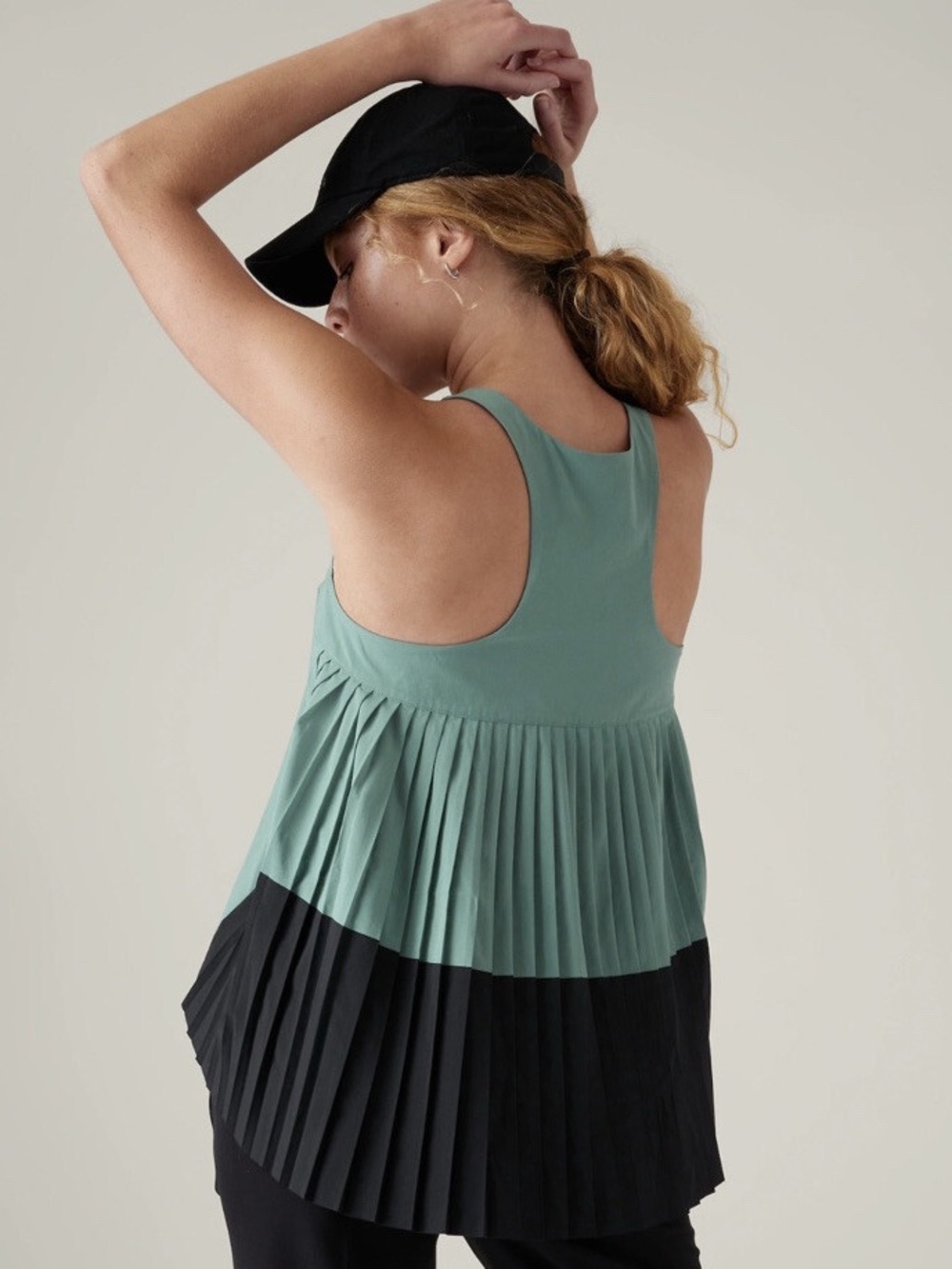 New $108 Athleta Swing Forward Tank Pleated NWT Teal & Black V Neck Sleeveless - Picture 2 of 9
